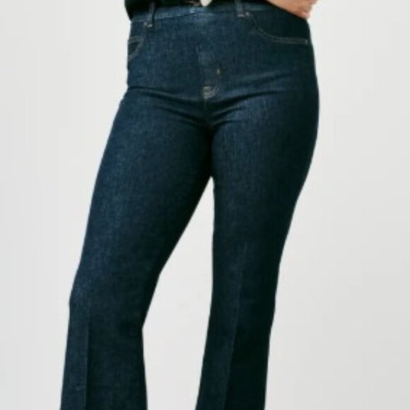 SPANXshape™ EveryWear Flare Jeans Midnight Shade Regular Size: Small - 4/6 NWT - Picture 4 of 5
